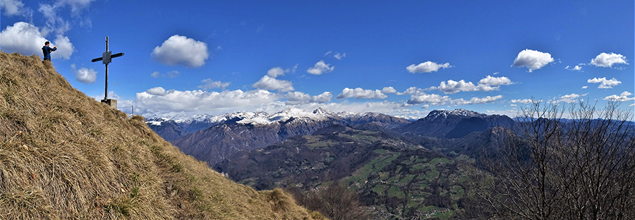 Alla croce del Pizzo Grande del Sornadello (1574 m)